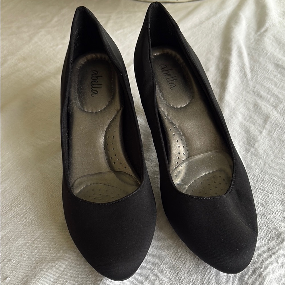 Abella Black Sleek Minimalist Design